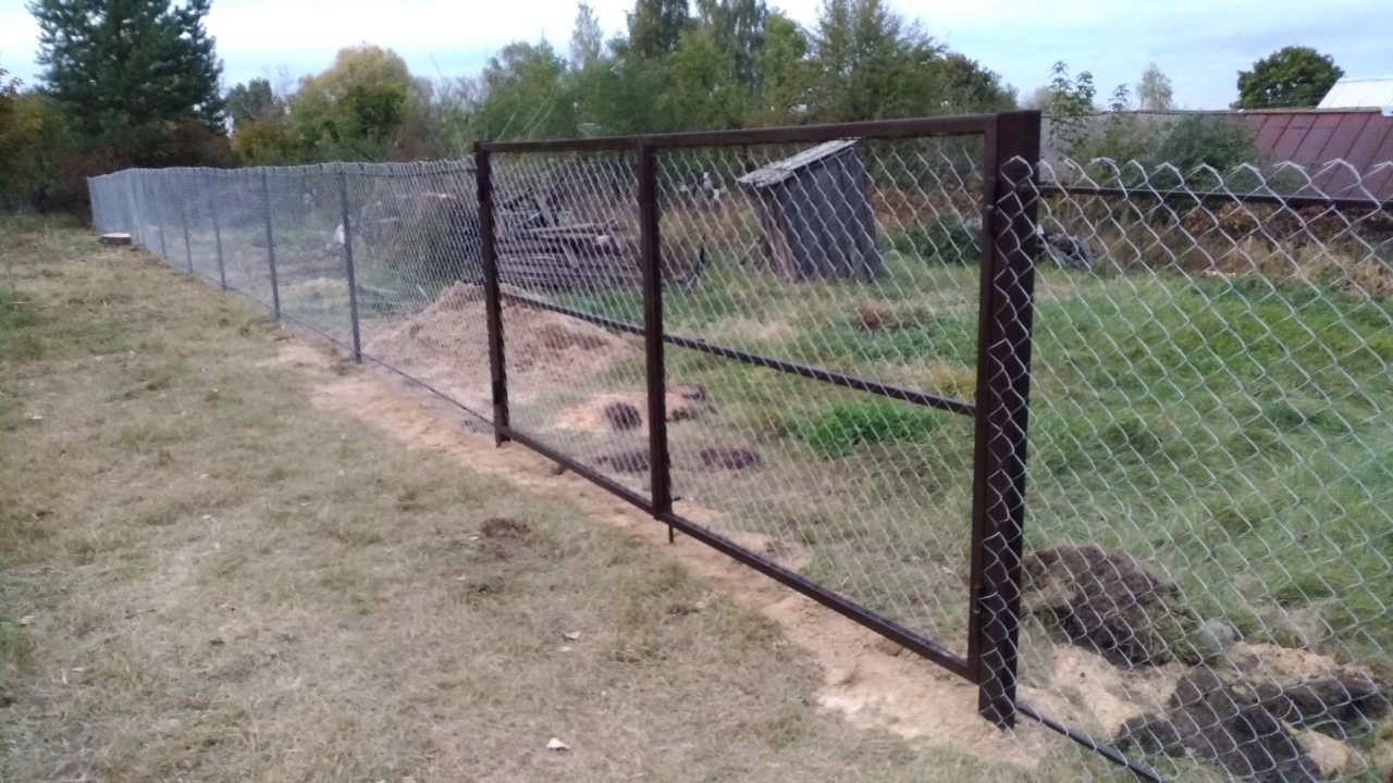 Забор в Жлобине из сетки рабицы Надёжный Дом •